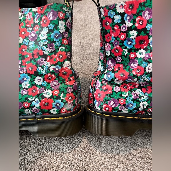 Dr. Marten floral pascal boots in “Poppy” - Picture 6 of 10